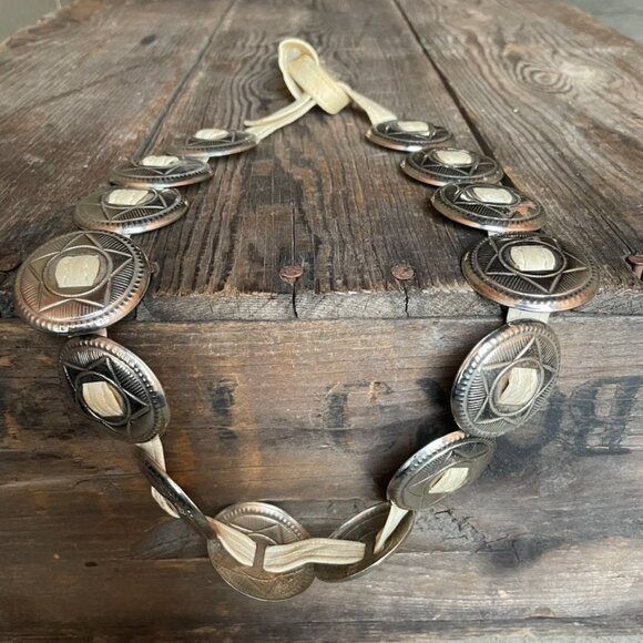 Vintage Southwest Conchos on White Leather Lightweight Belt or Neckpiece - Picture 6 of 16
